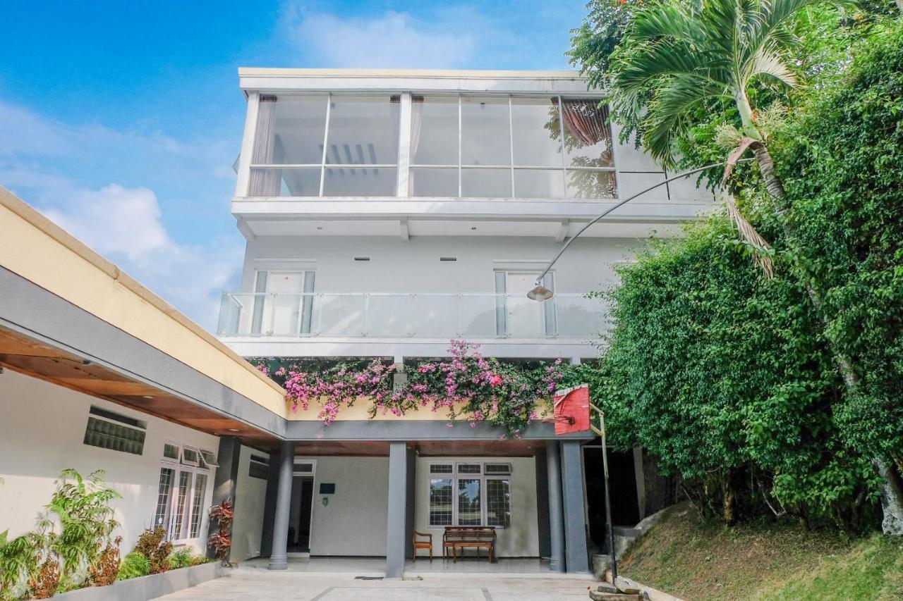 Oyo 803 Toetie Hotel บาตู ภายนอก รูปภาพ