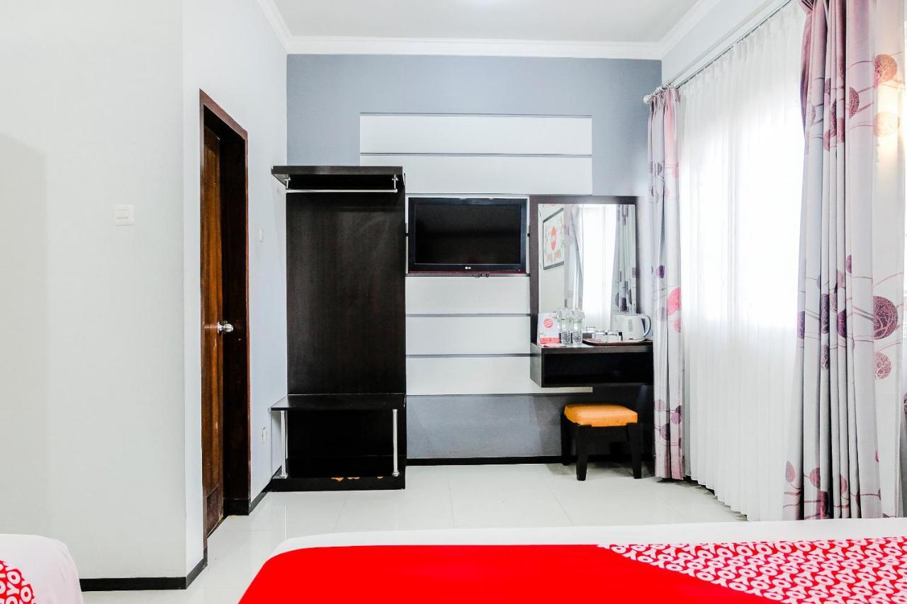 Oyo 803 Toetie Hotel บาตู ภายนอก รูปภาพ